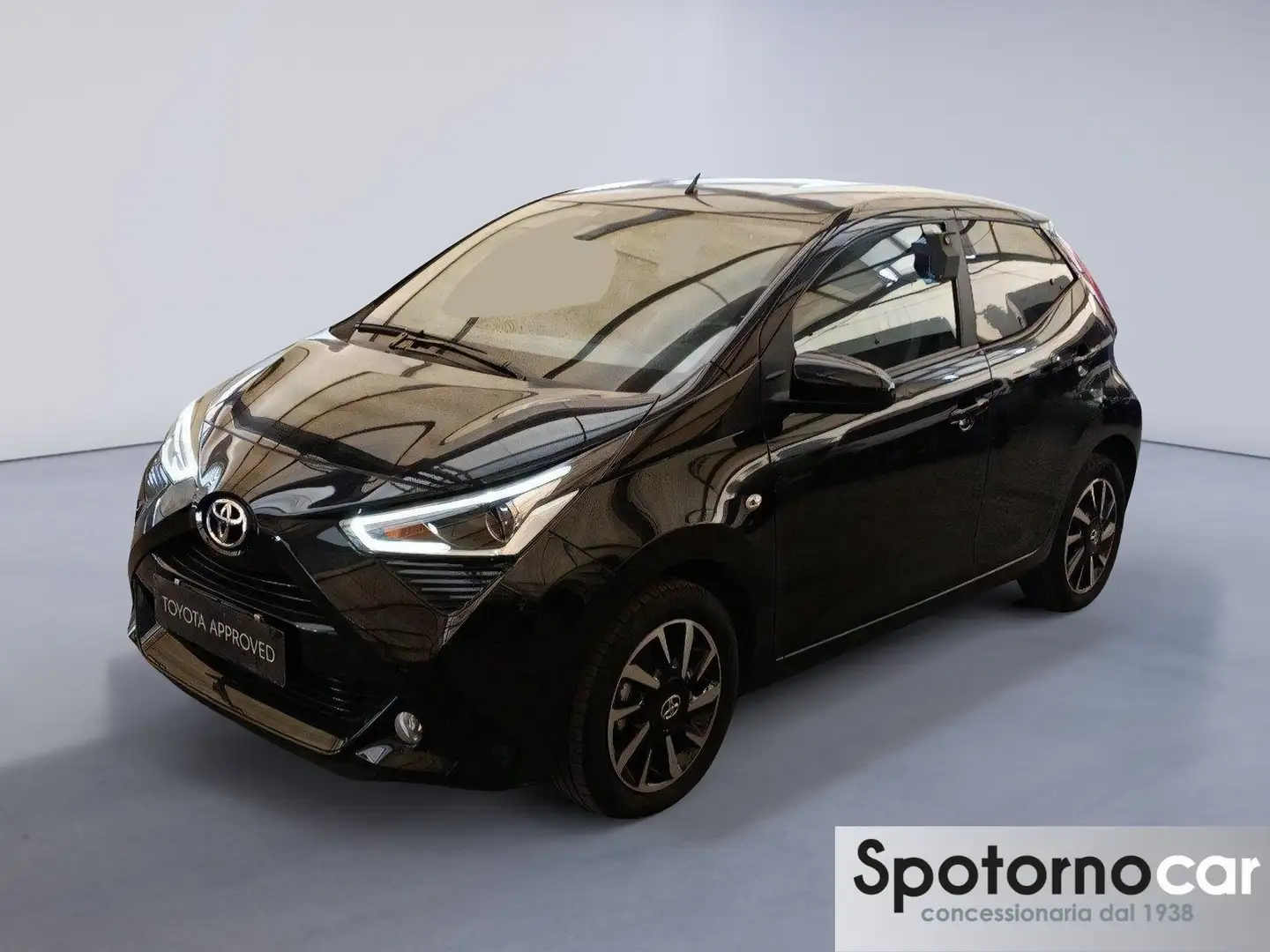 Toyota Aygo Connect 1.0 VVT-i 72 CV 5 porte x-you Zwart - 1