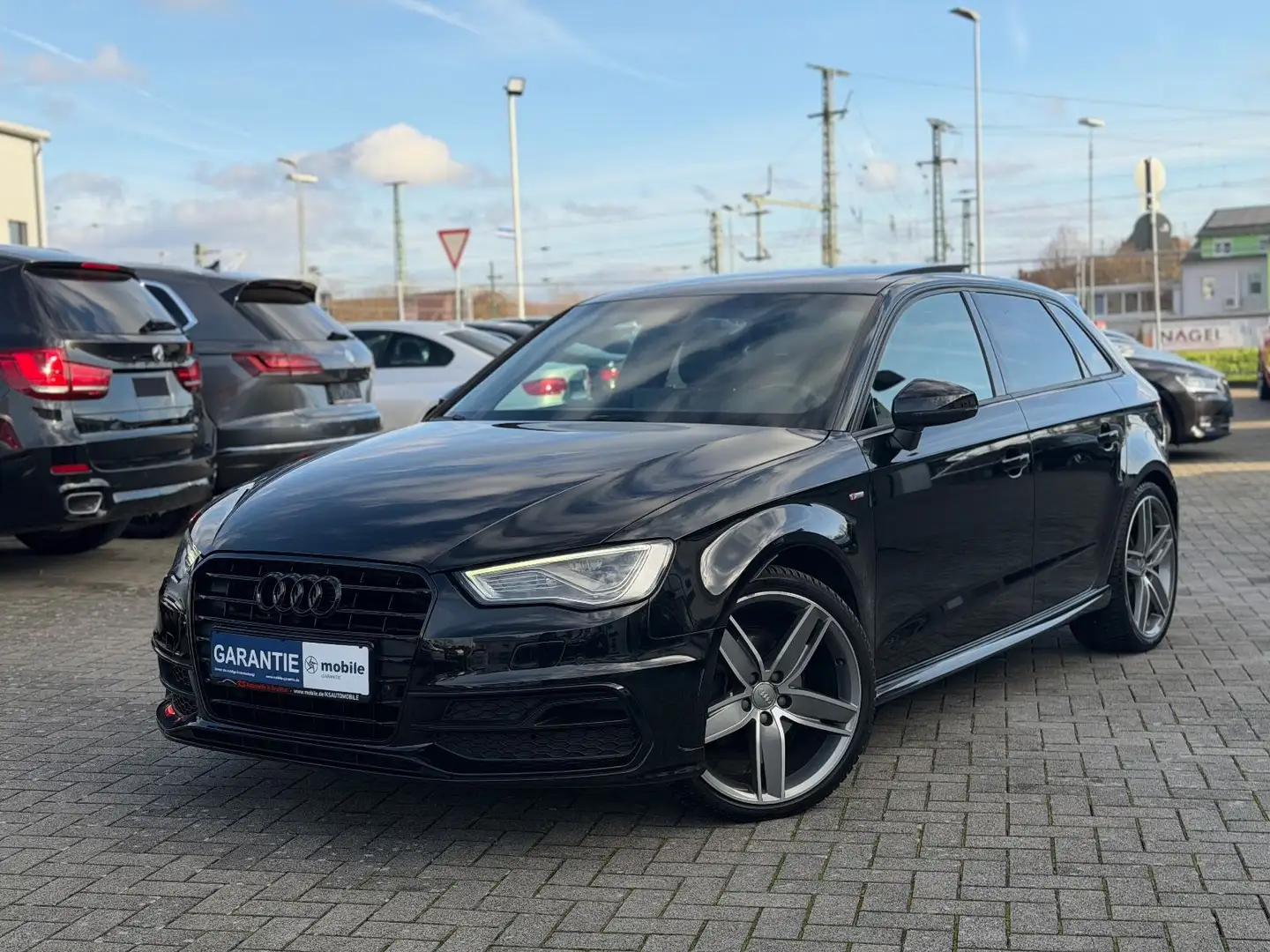 Audi A3 Sportback S-Line *Matrix*Alcantara*Pano*Navi* Noir - 1