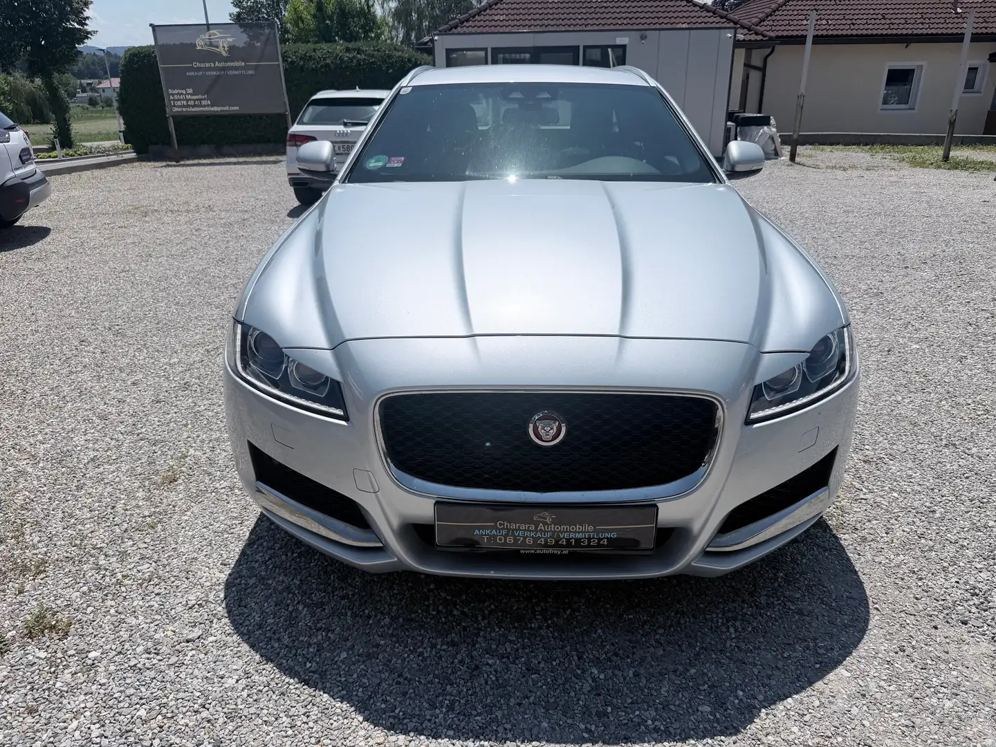 Jaguar XF Prestige AWD Grau - 2