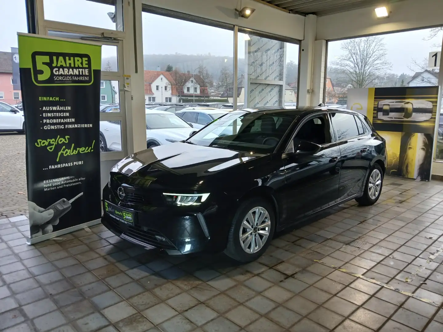 Opel Astra L 1.2T LED+Sitzheizung+Fernlichtass.+LM Schwarz - 2