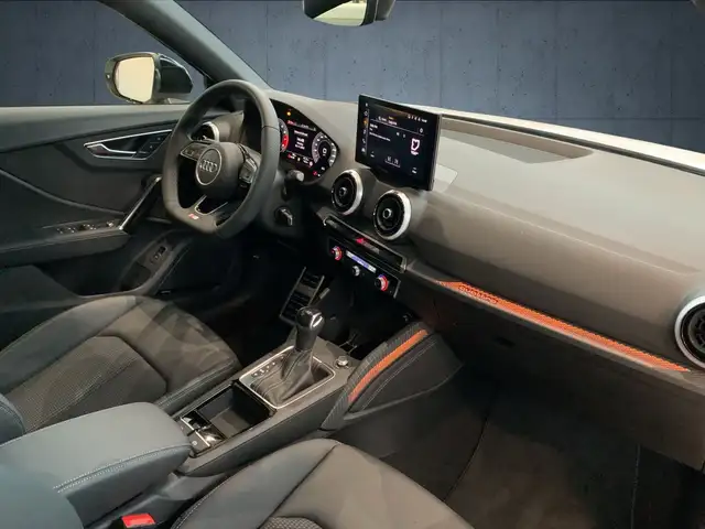 Audi SQ2 view 14