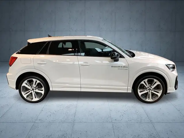 Audi SQ2 view 6