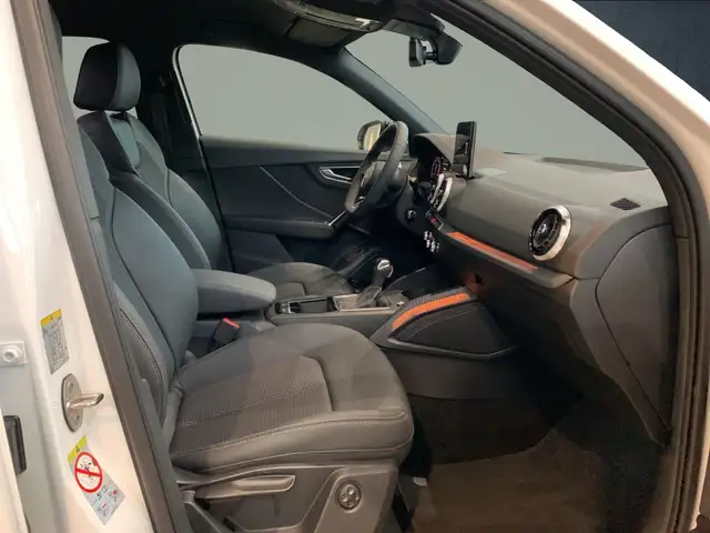 Audi SQ2 view 15