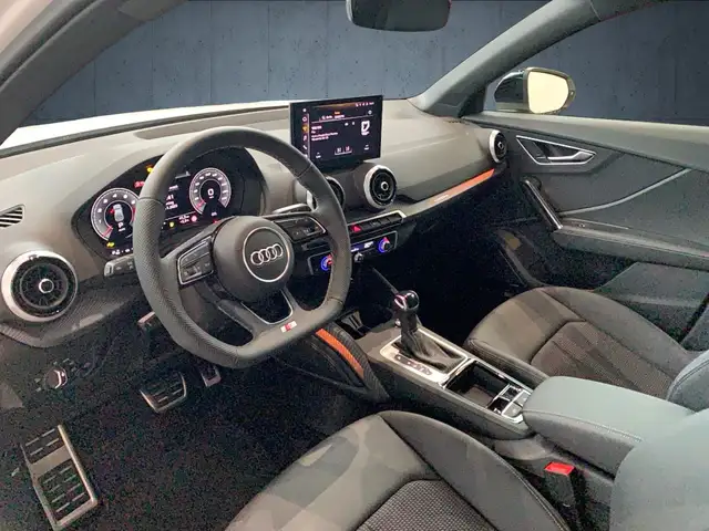Audi SQ2 view 9