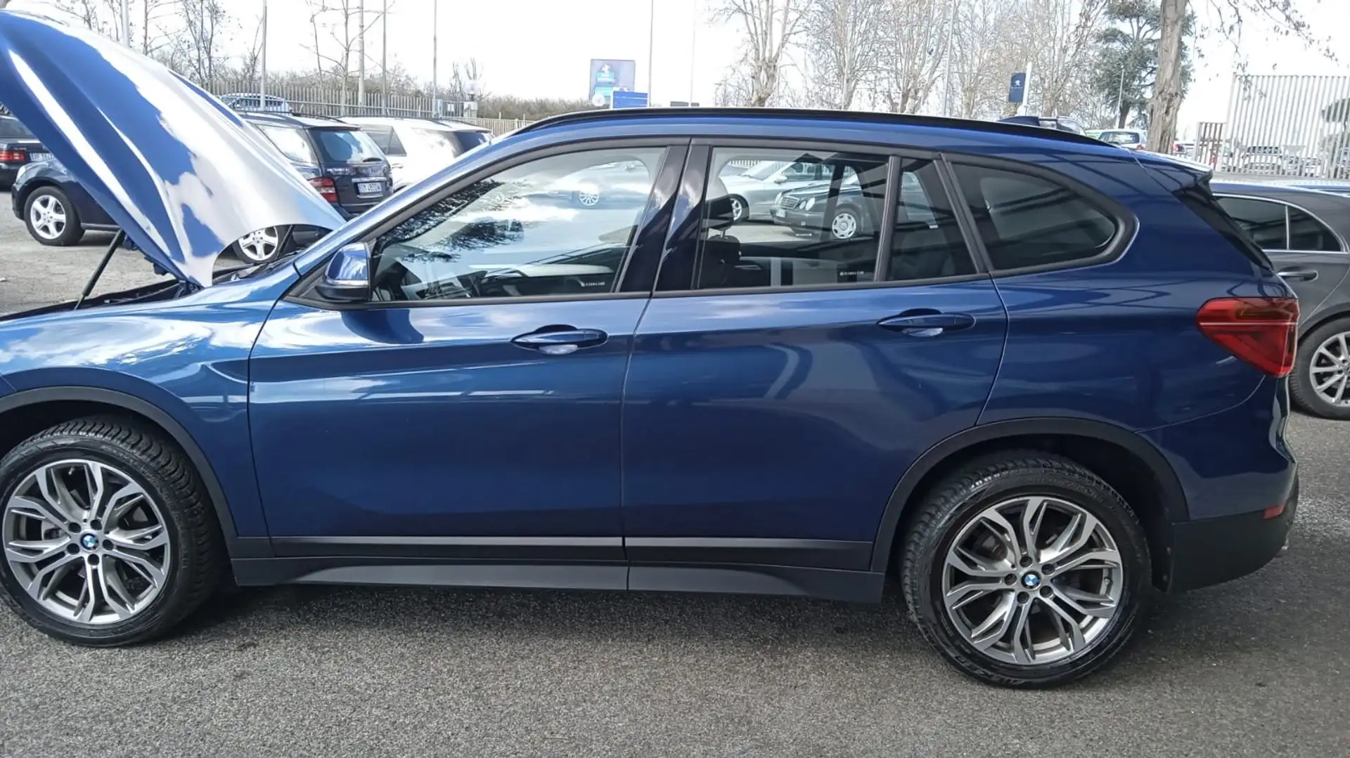 BMW X1 X1 sdrive18d xLine auto Azul - 2