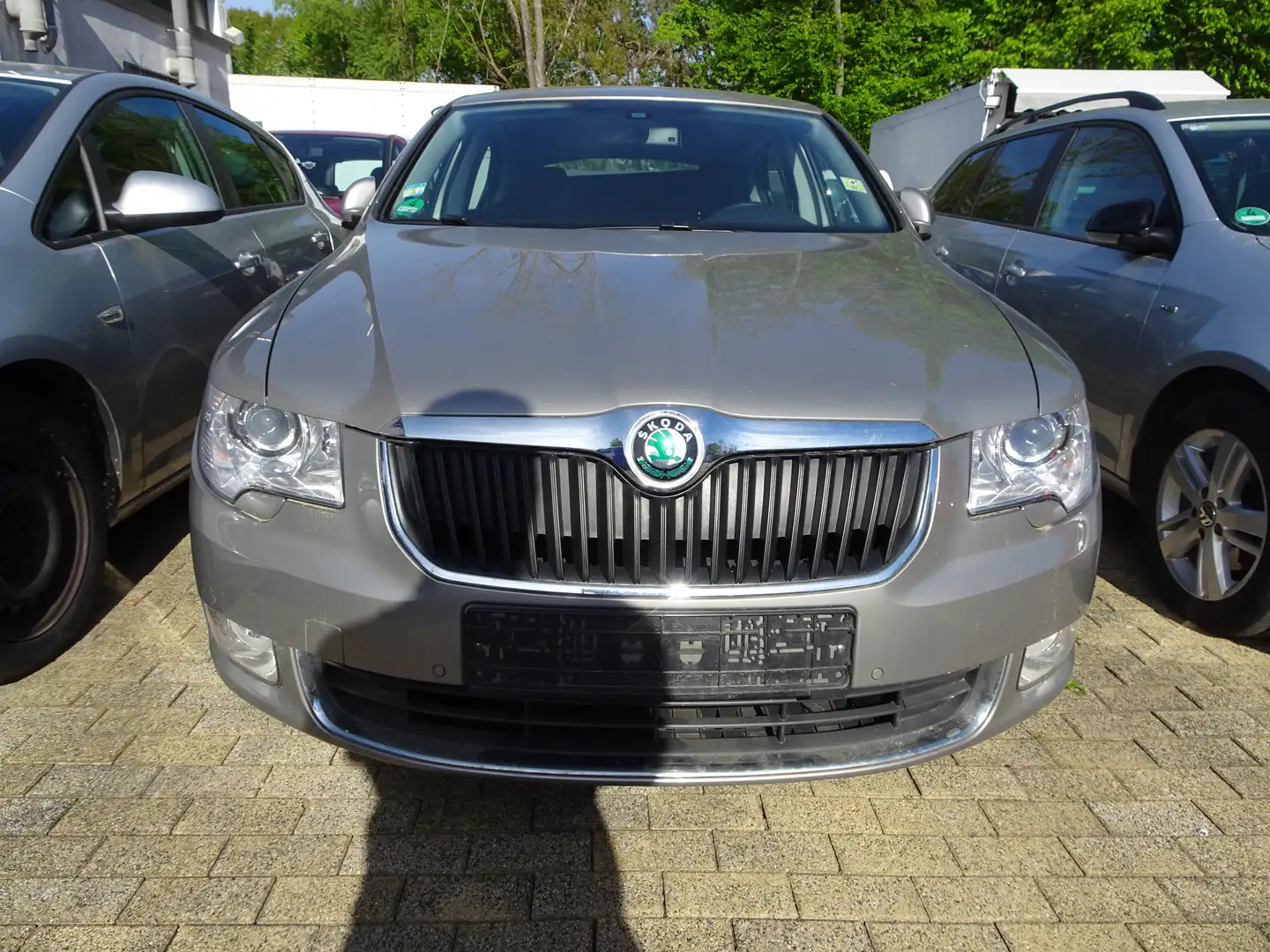 Skoda Superb Elegance-120TKM-SHG-AHK-vollaussta-top 1A-1Hand. Grey - 2