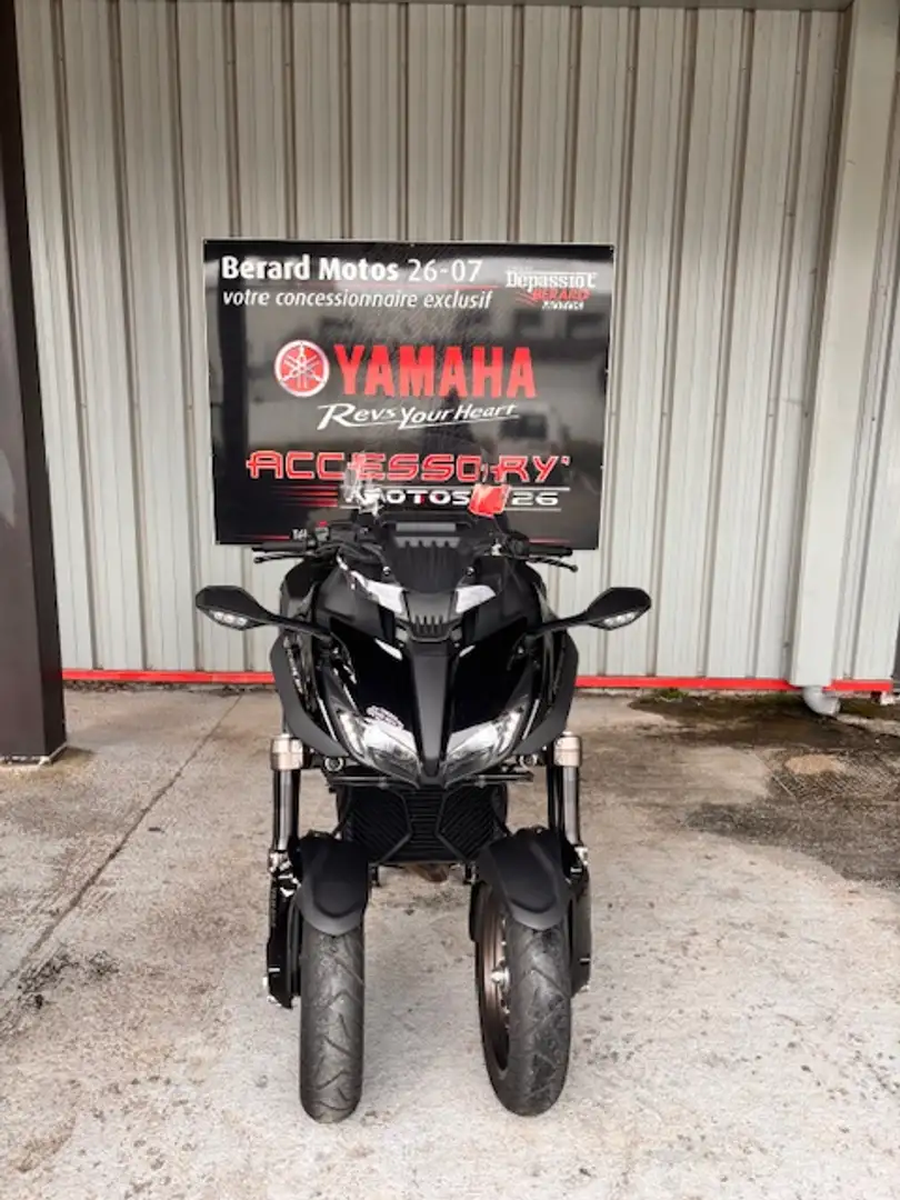 Yamaha Niken Black - 2