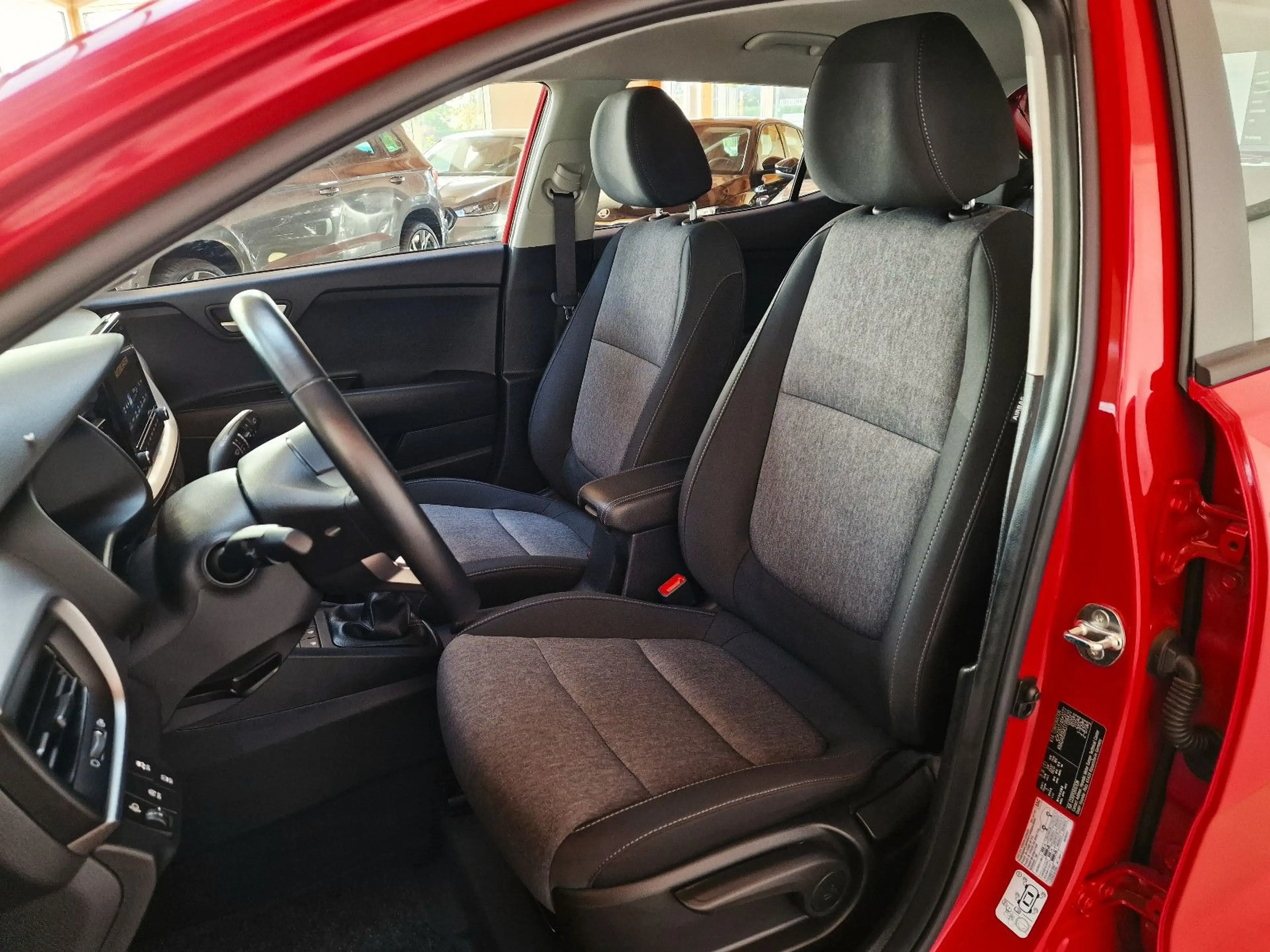 Kia Stonic 1,2 DPI Spin NAVI KAMERA SHZ LH ALU — photo 10