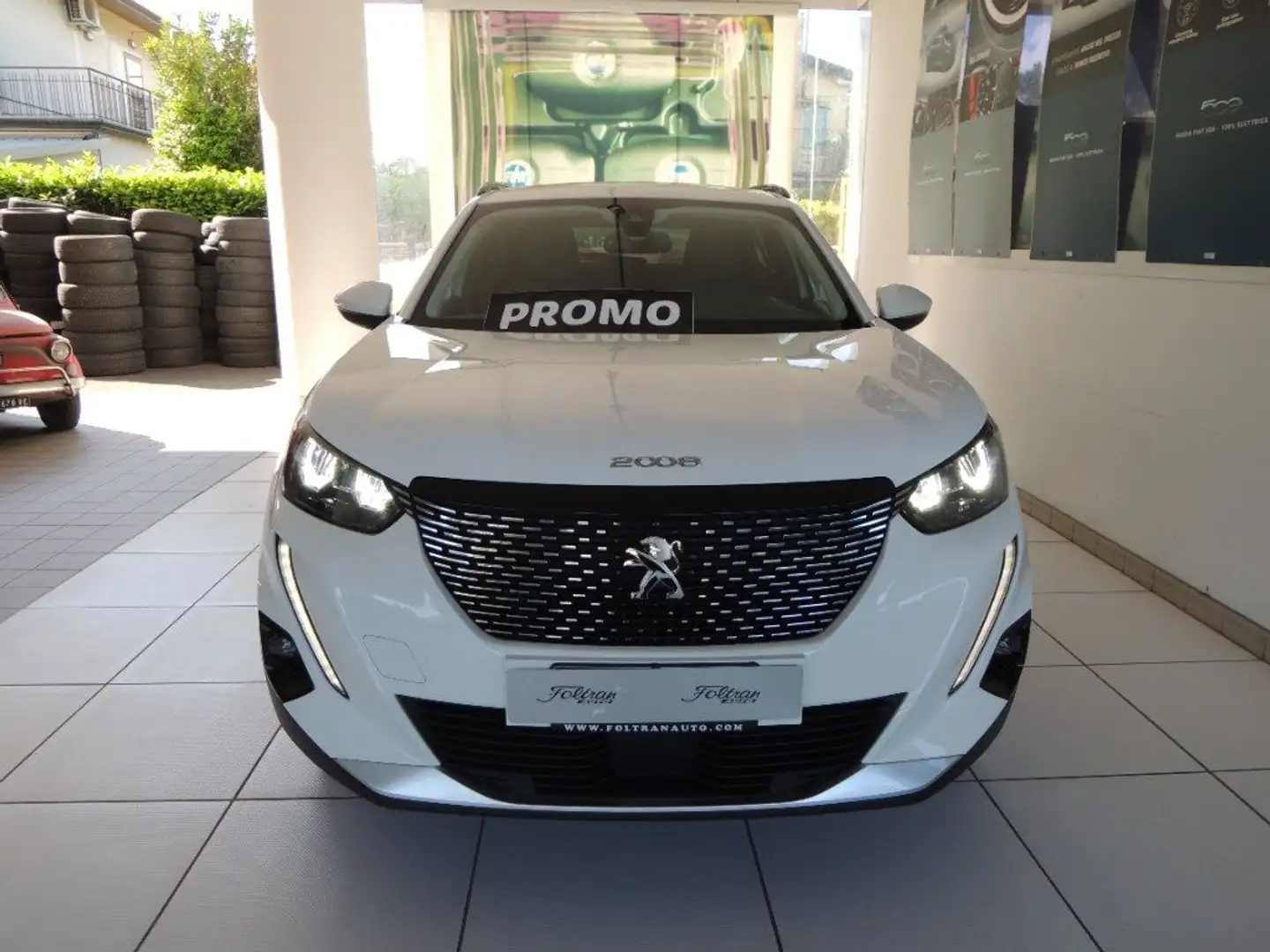 Peugeot 2008 PureTech 130 S&S Allure Pack Bianco - 2