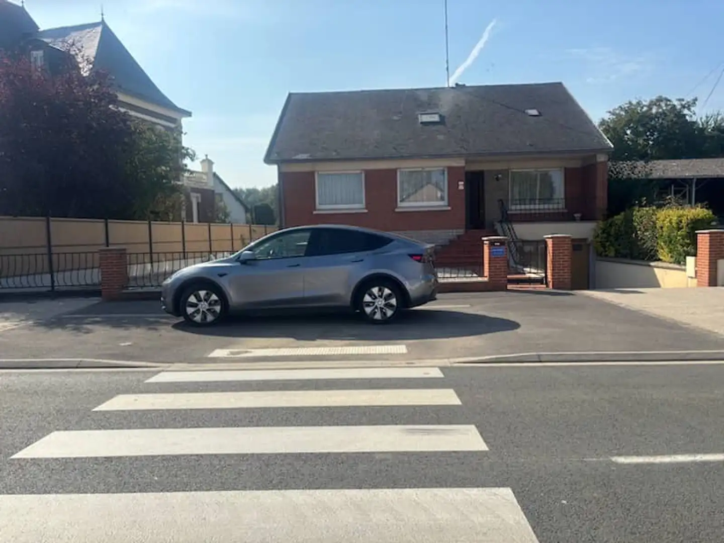 Tesla Model Y Long range Argent - 2