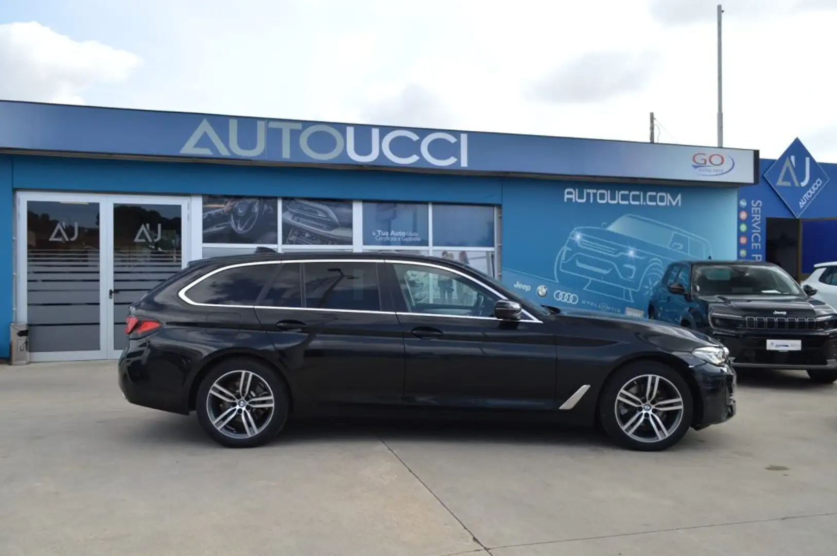 BMW 520 d 48V Touring Business Nero - 2