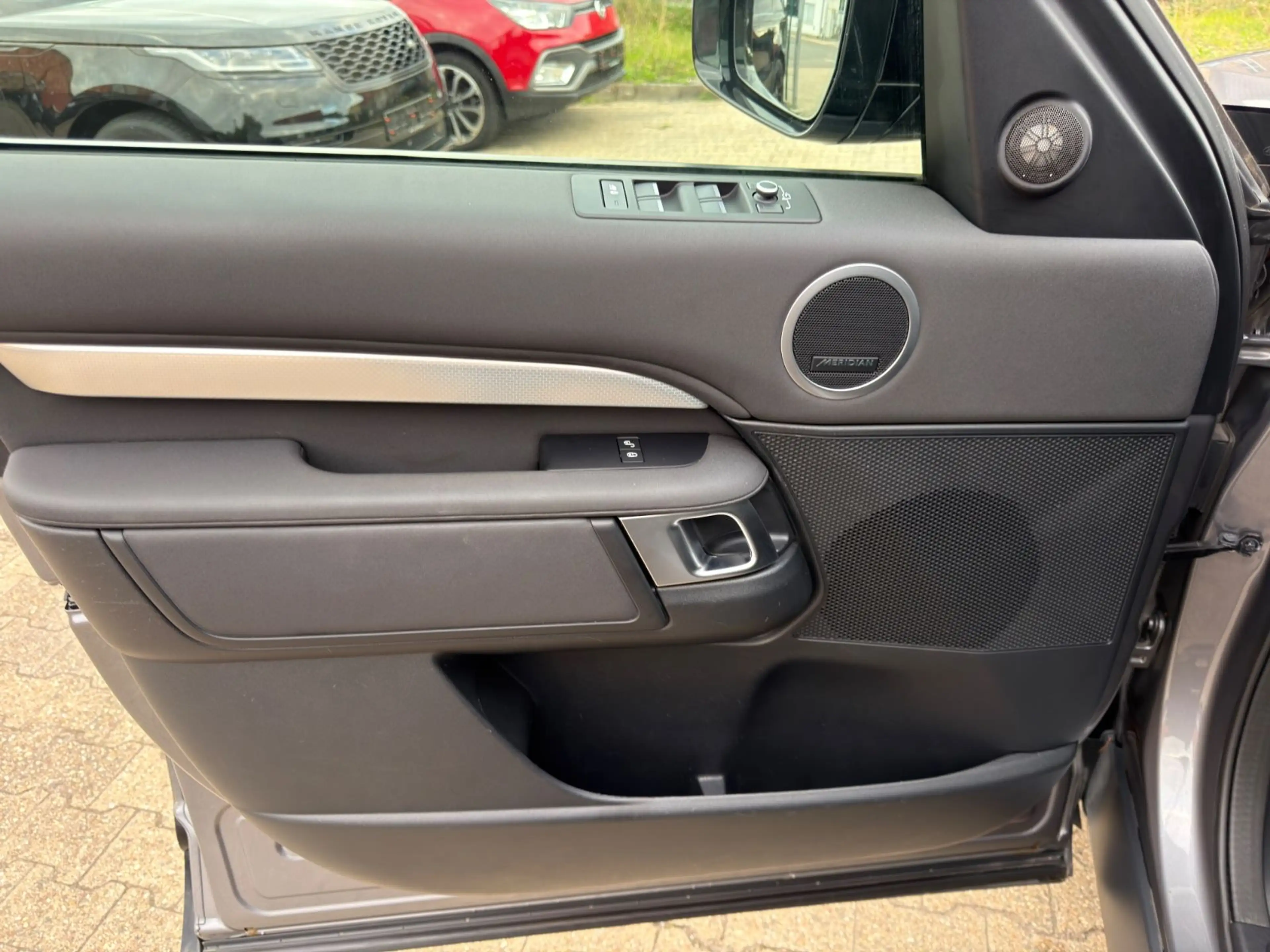 Land Rover Discovery 5 Landmark Dynamic Pano/7-Sitzer — photo 13