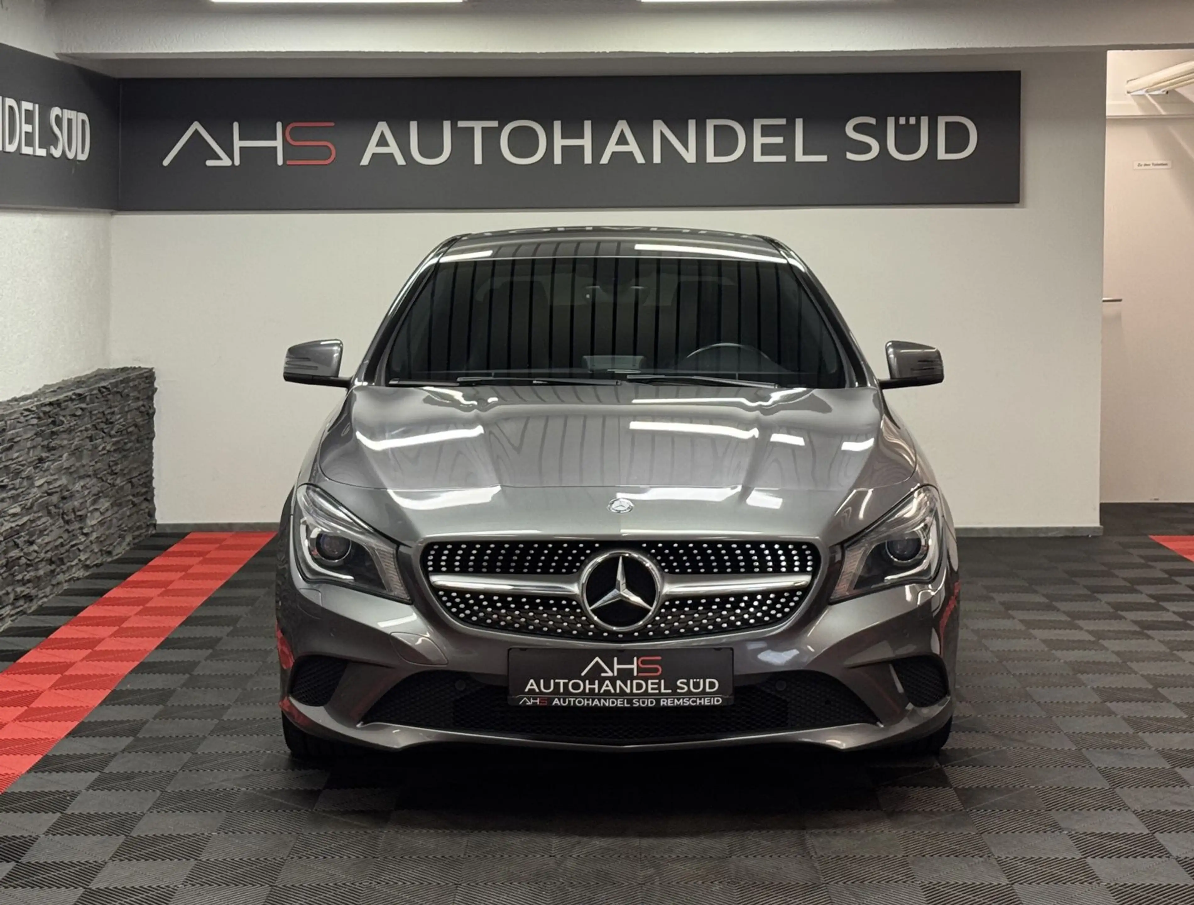 Mercedes-Benz CLA 180 *NAVIGATION*BI-XENON*H.KARDON* — photo 3