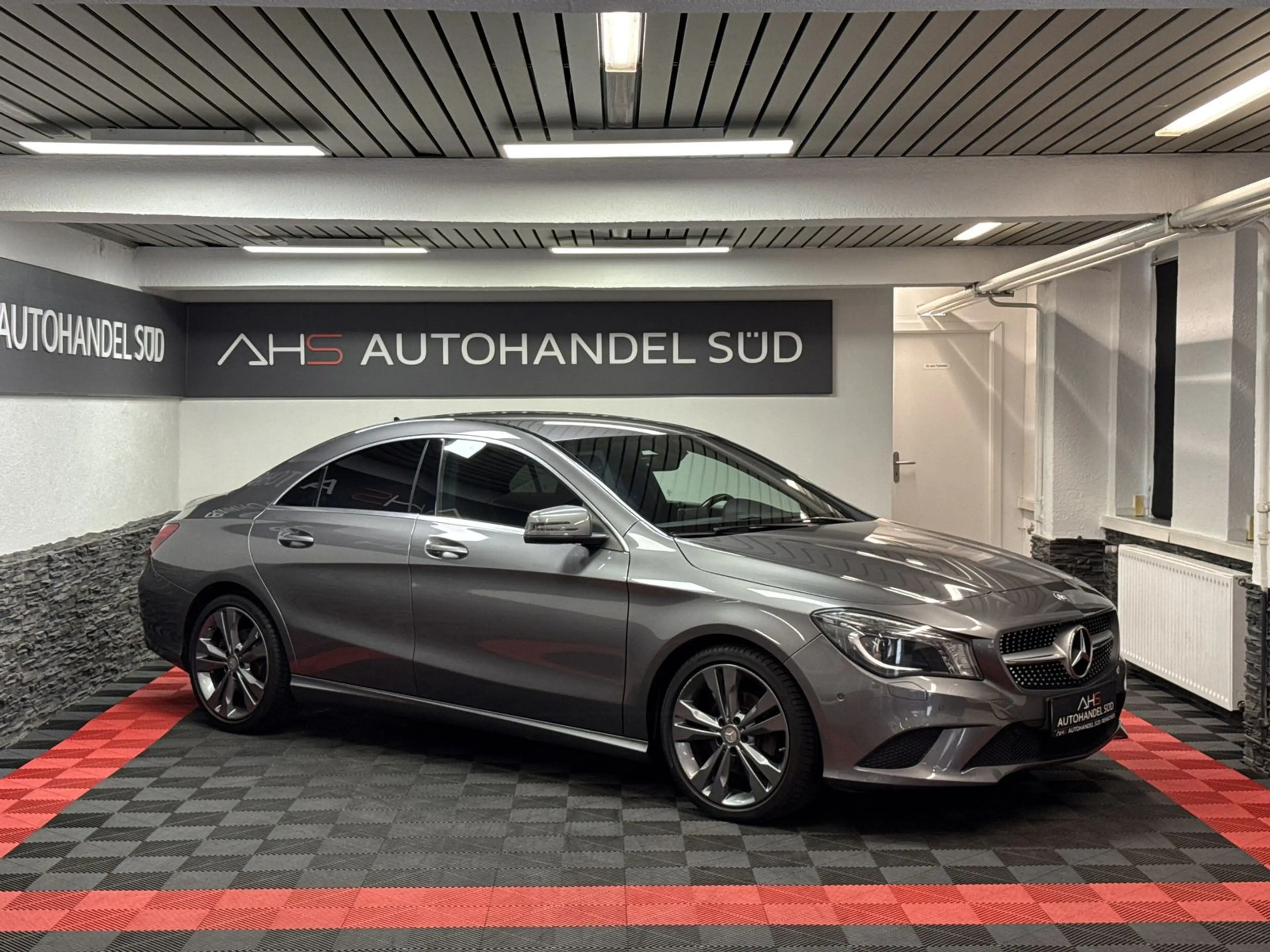 Mercedes-Benz CLA 180 *NAVIGATION*BI-XENON*H.KARDON* — photo 2
