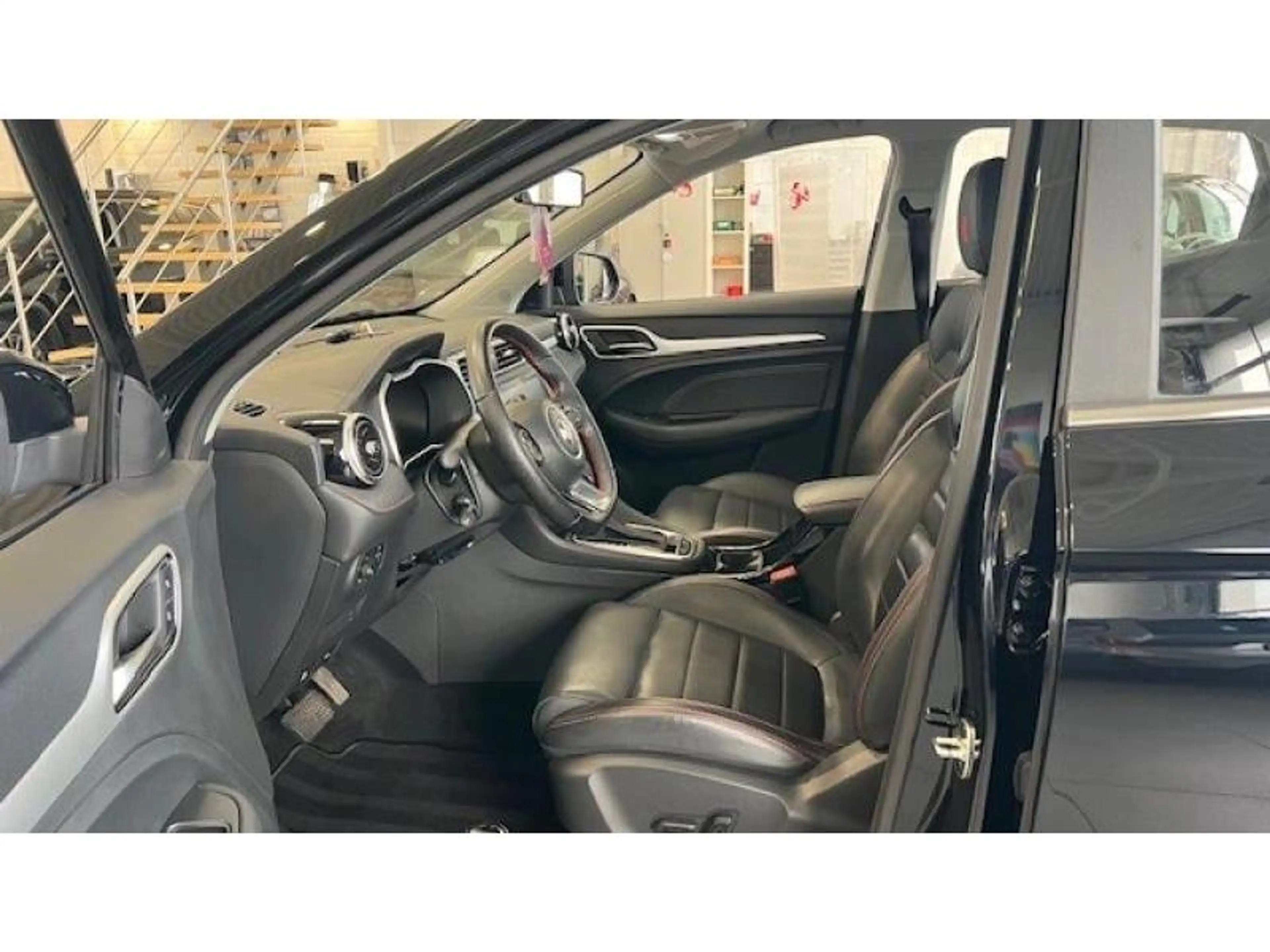 MG ZS Luxury - Automatique — photo 8
