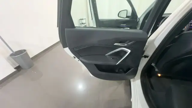BMW X1 view 13