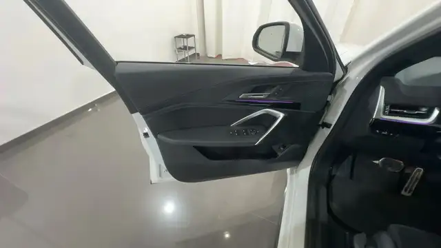 BMW X1 view 11
