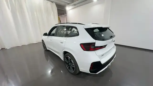 BMW X1 view 3