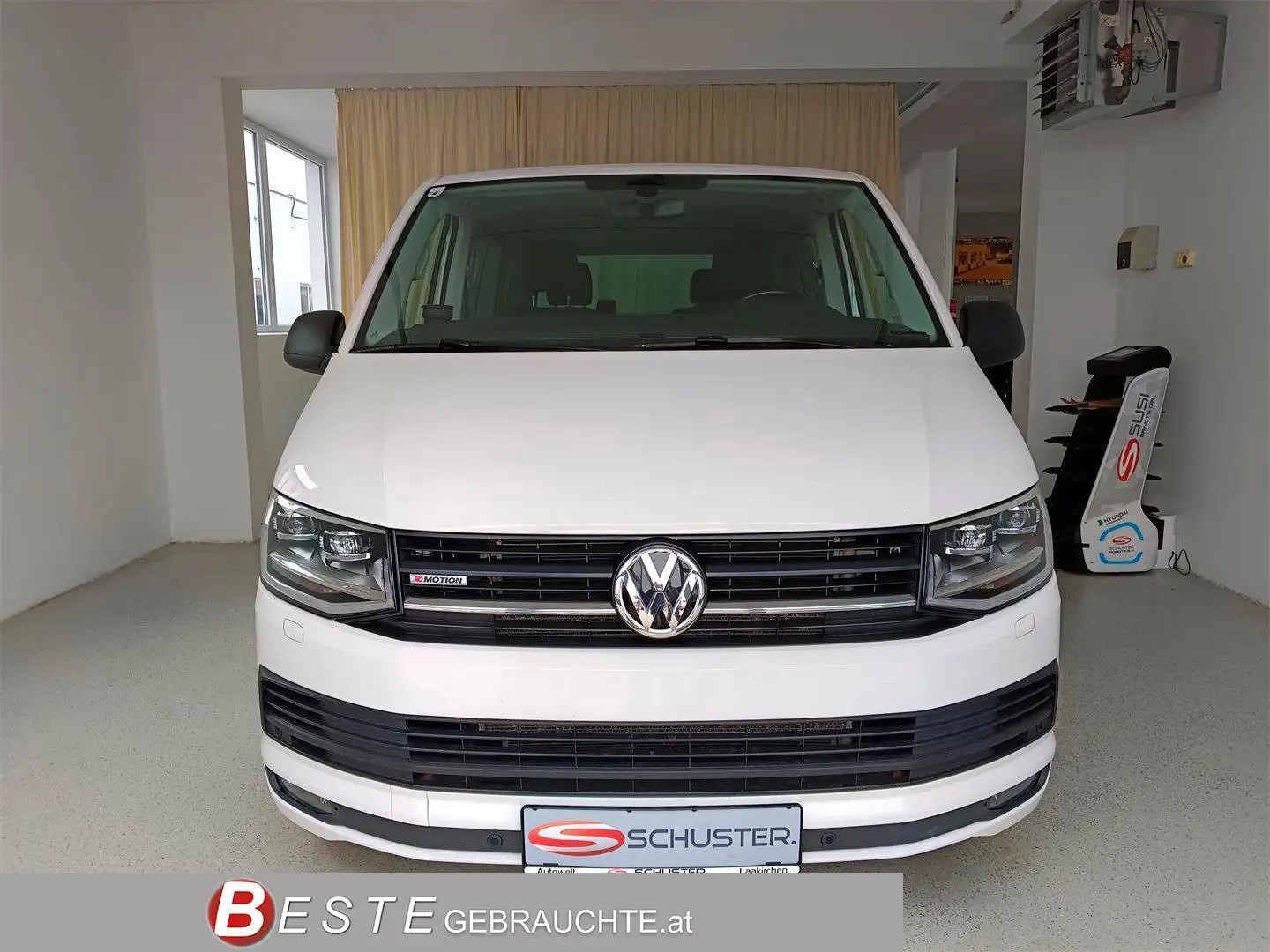 Volkswagen T6 Multivan Multivan Trendline 2.0 TDI 4Motion Weiß - 2