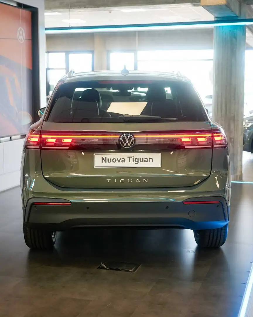 Volkswagen Tiguan 3ª serie 2.0 TDI 150 CV DSG Edition Plus Verde - 2