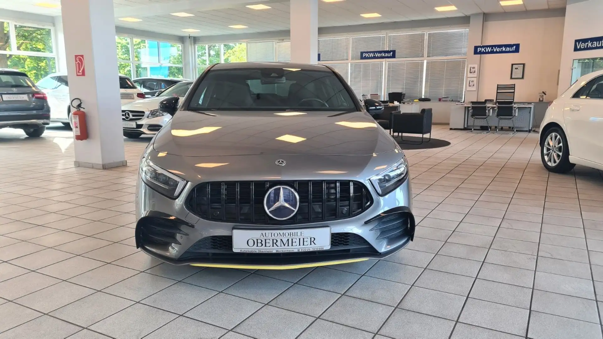 Mercedes-Benz A 250 Edition 1/AMG/Night 7G-DCT Rü-Ka LED SHZ Gris - 2