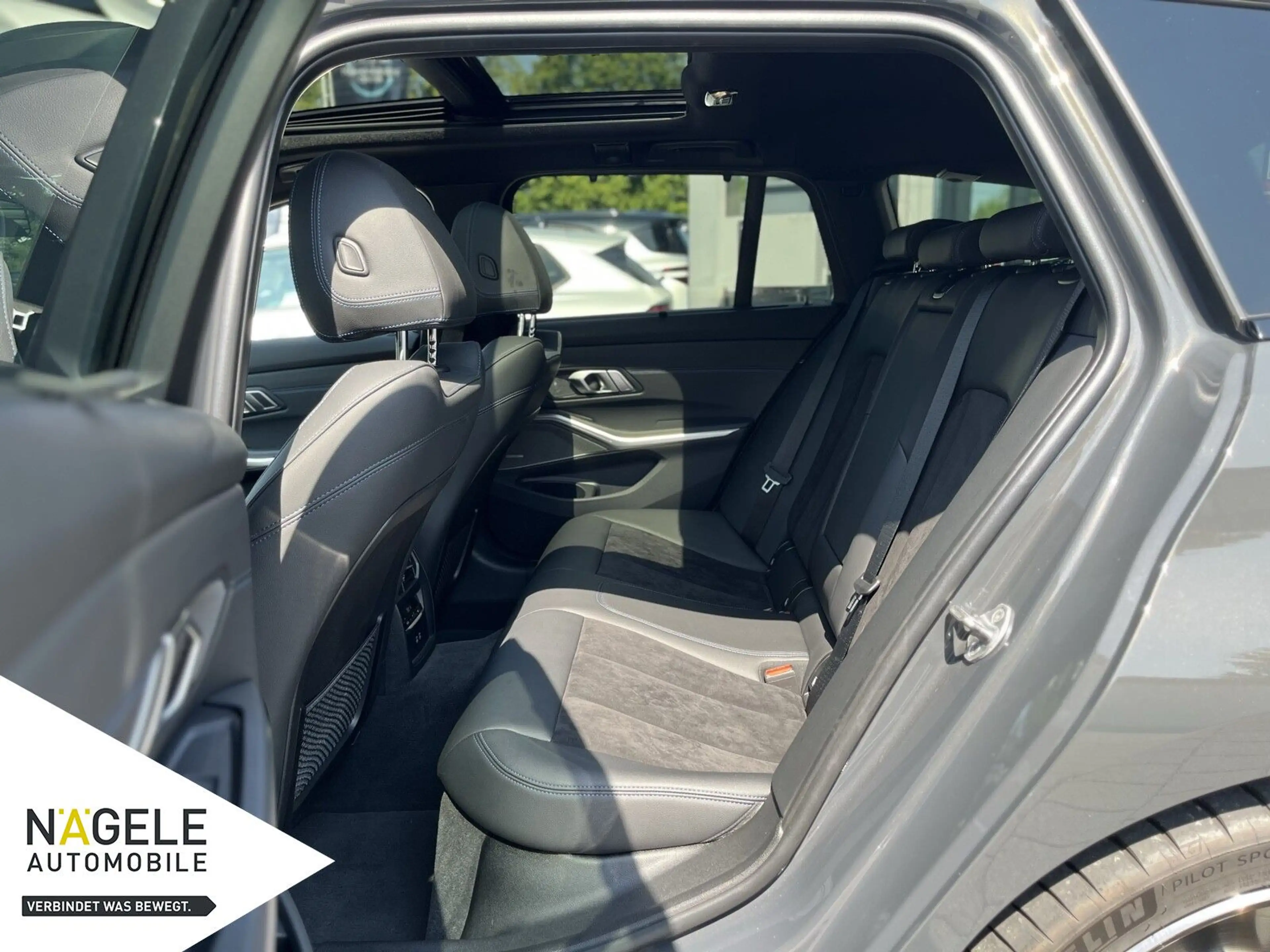 BMW 340 Touring xDrive M Sport|ACC+HUD+PANO+H&K — photo 12