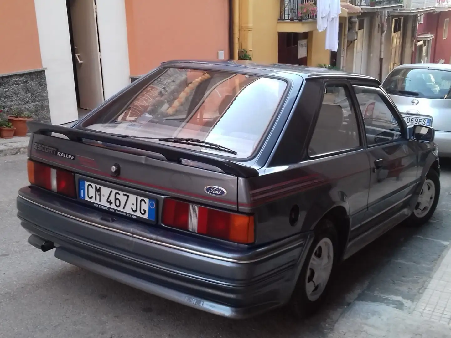 Ford Escort 5p 1.3 GL Šedá - 2