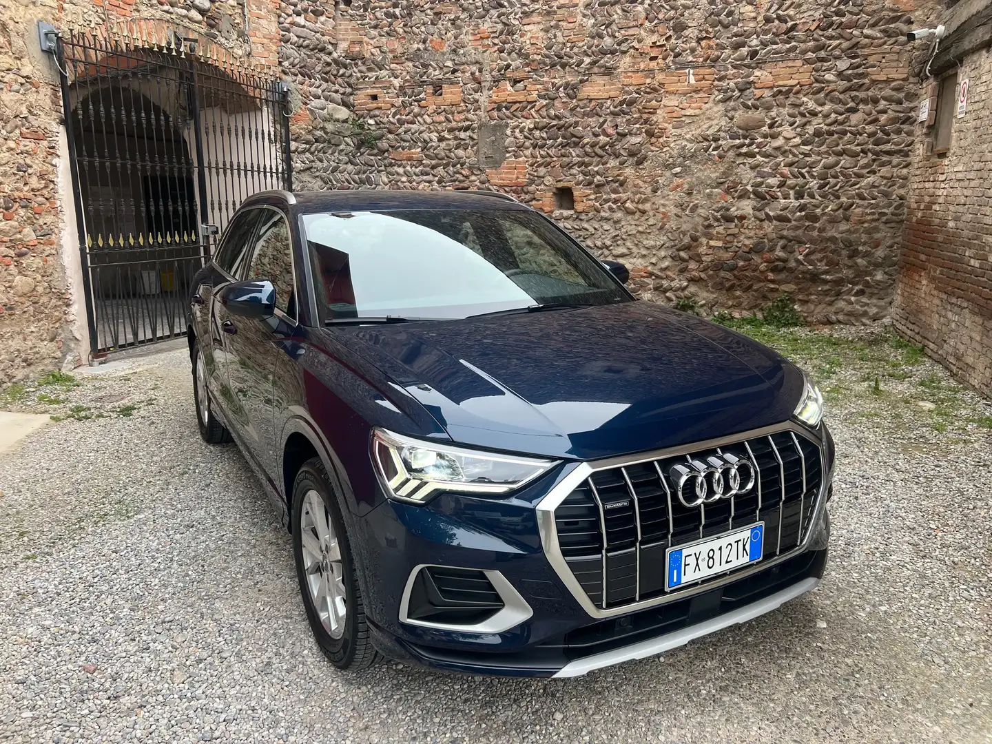 Audi Q3 40 2.0 tdi S line edition quattro 190cv s-tronic Blau - 2