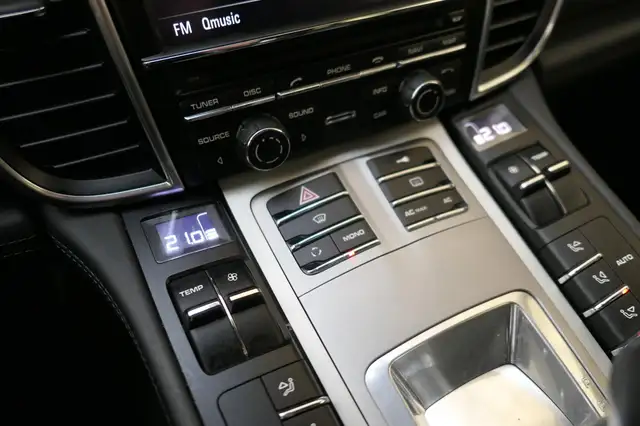 Porsche Panamera view 13