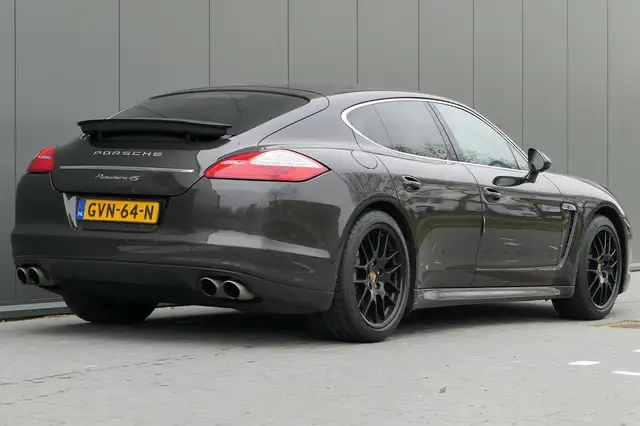 Porsche Panamera view 2
