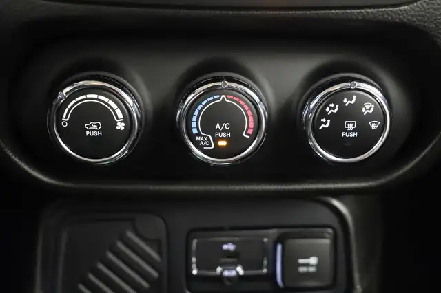 Jeep Renegade view 17