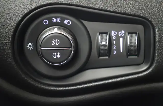 Jeep Renegade view 23