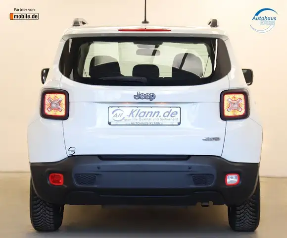Jeep Renegade view 7