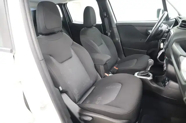 Jeep Renegade view 10