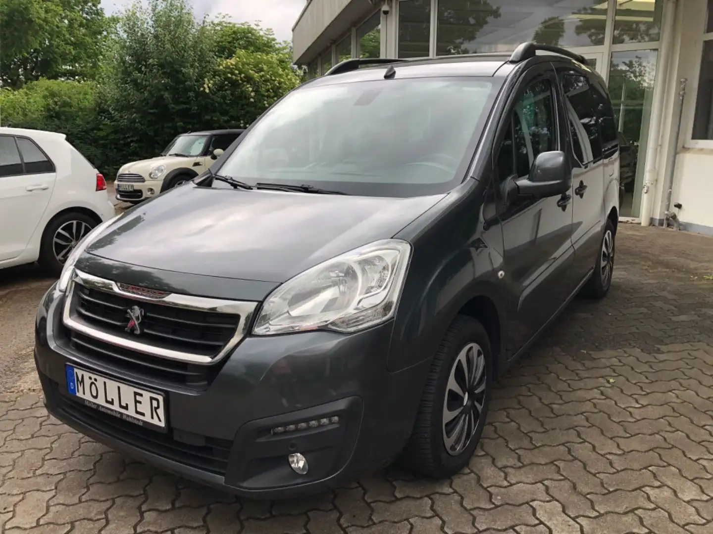 Peugeot Partner PartnerTepee  Allure BlueHDi 120 Navi Kamera AHK Grau - 1