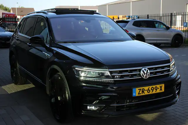 Volkswagen Tiguan Allspace view 5