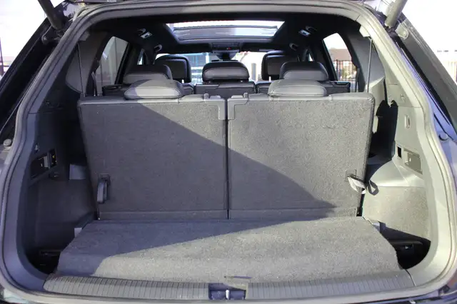 Volkswagen Tiguan Allspace view 20