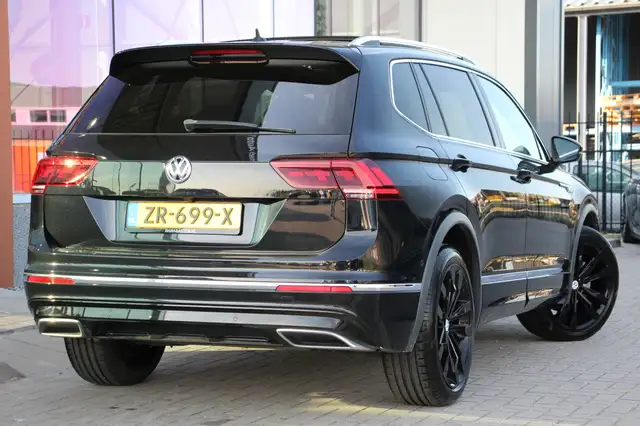 Volkswagen Tiguan Allspace view 9