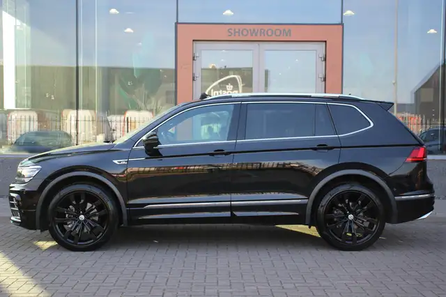 Volkswagen Tiguan Allspace view 6