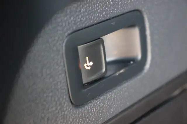 Volkswagen Tiguan Allspace view 25
