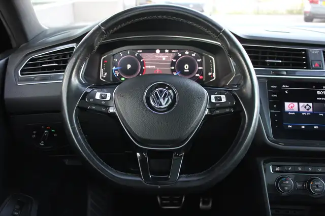 Volkswagen Tiguan Allspace view 13