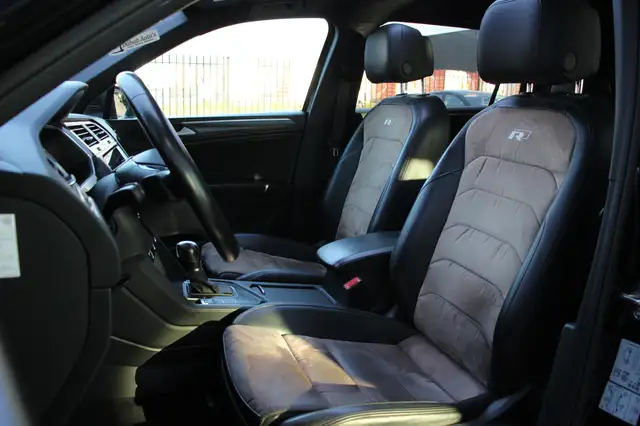 Volkswagen Tiguan Allspace view 12