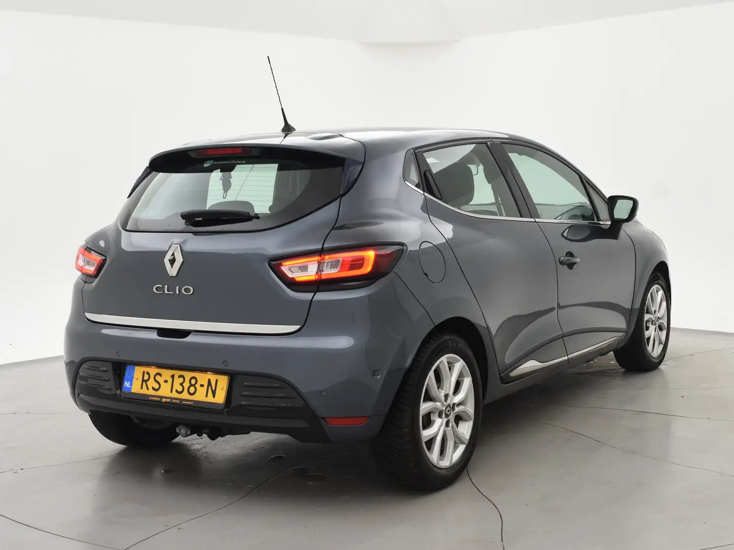Renault Clio 0.9 TCe INTENS *1e EIG.* + AFN. TREKHAAK | CAMERA Gris - 2