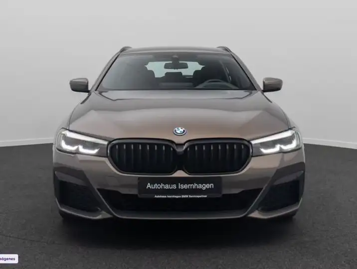 BMW Serie 5 2022, foto 2