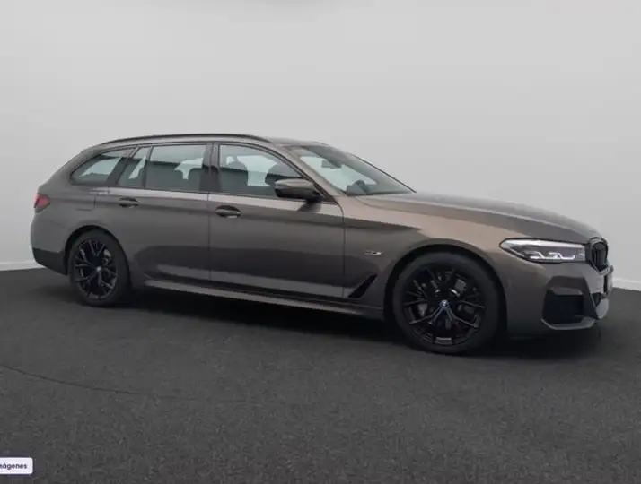 BMW Serie 5 2022, foto 4