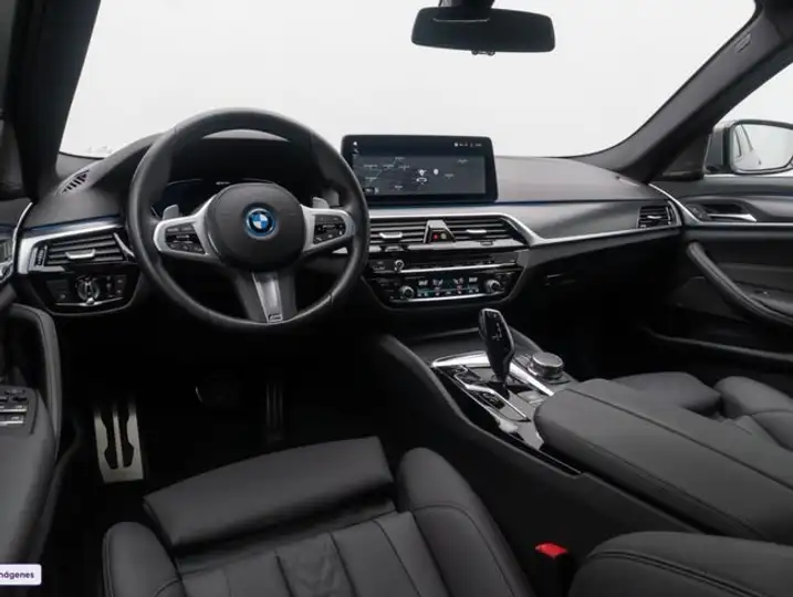 BMW Serie 5 2022, foto 35