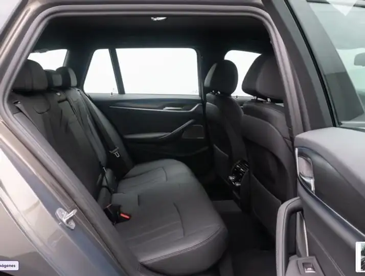 BMW Serie 5 2022, foto 25