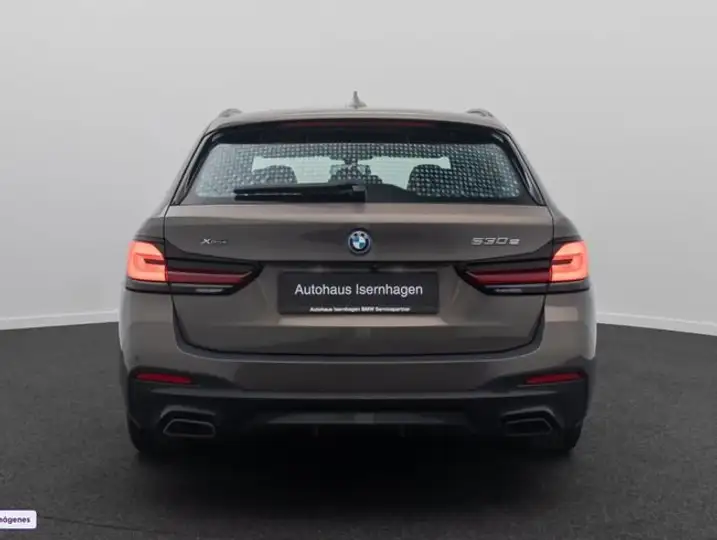 BMW Serie 5 2022, foto 8