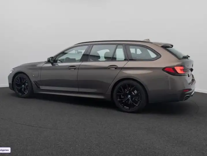 BMW Serie 5 2022, foto 10