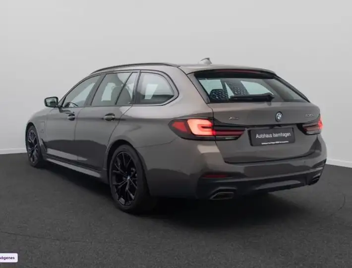 BMW Serie 5 2022, foto 9